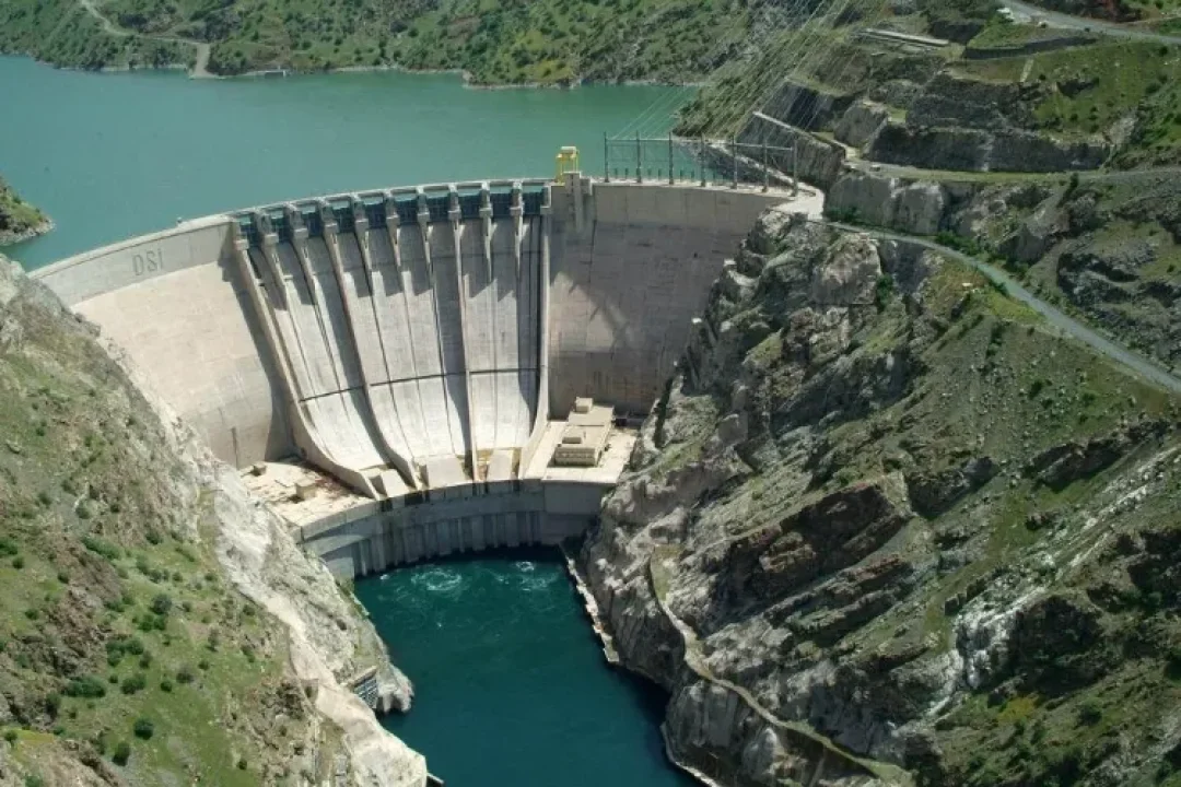 Türkiye'nin Elektrik Kurulu Gücü 123,000 MW'ı Aştı.