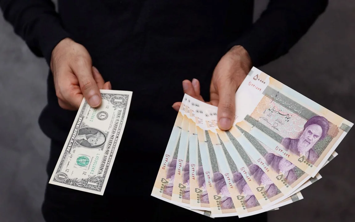 İran’da Dolar Rekoru: Serbest Piyasada 184 Bin Tümeni Gördü